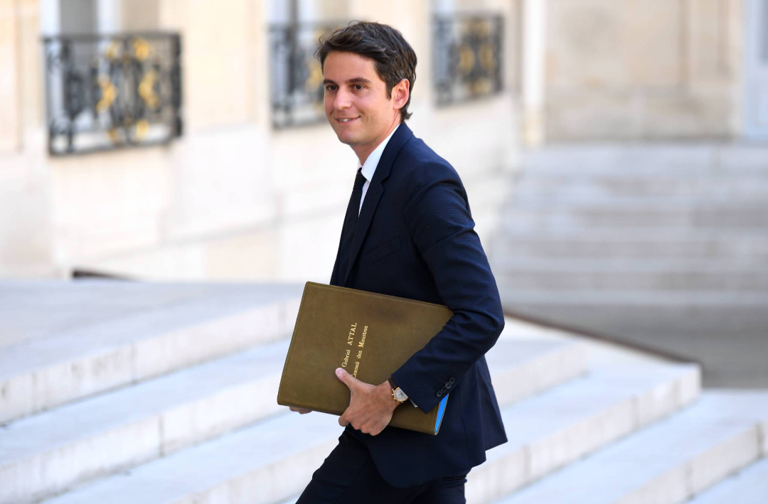 法国史上最年轻总理接棒，他能否有力推进马克龙改革？