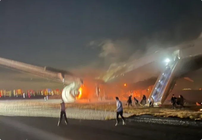 367人全员生还：日本羽田机场大火事故中的黄金90秒