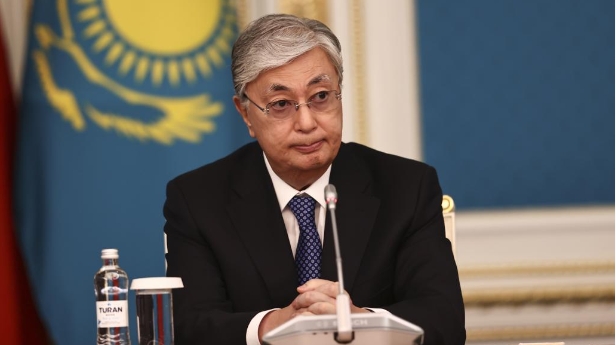 哈萨克斯坦总统托卡耶夫接受政府辞职